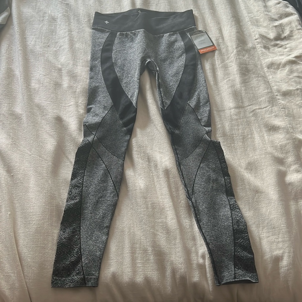 Nux 7/8 moderate compression leggings
